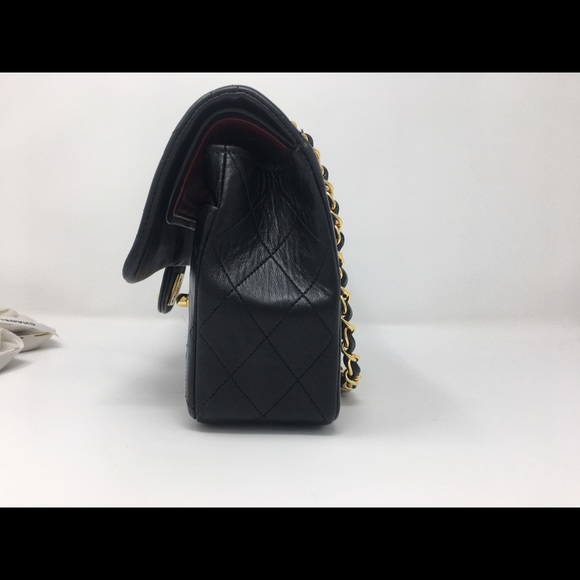 SOLD 💕Vintage Chanel Small Classic Flap - Picture 6 of 16